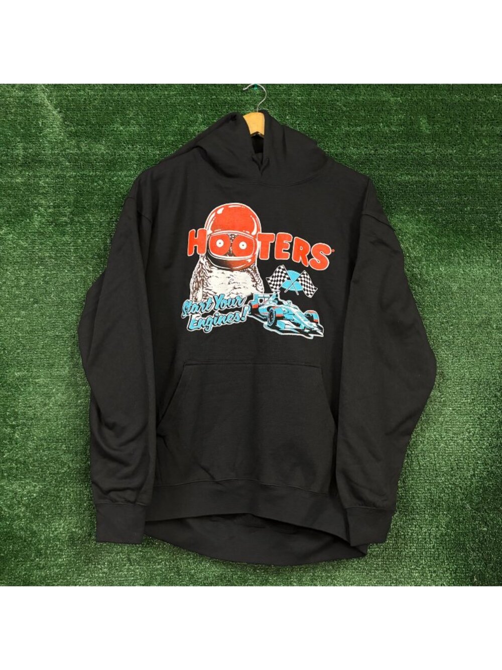 Hooters Start Your Engine Hoodie Size Extra Large